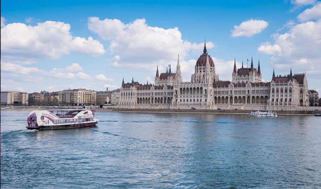 Cruise-Budapest