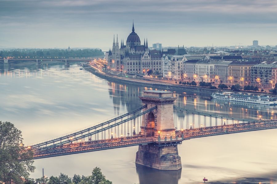 danube cruise budapest night