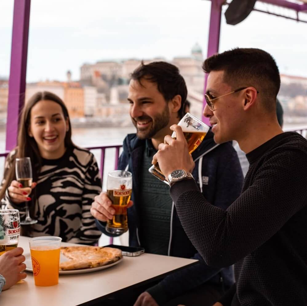 beer-cruise-budapest-sightseeing