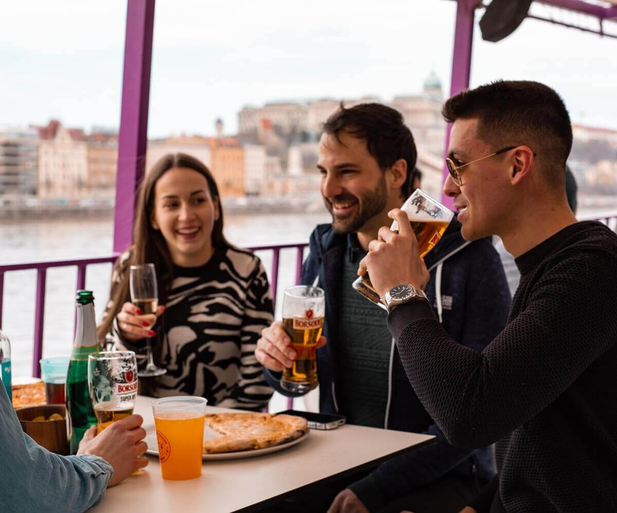 Pizza és sör hajó budapest